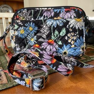 Vera Bradley Crossbody in Daisies pattern